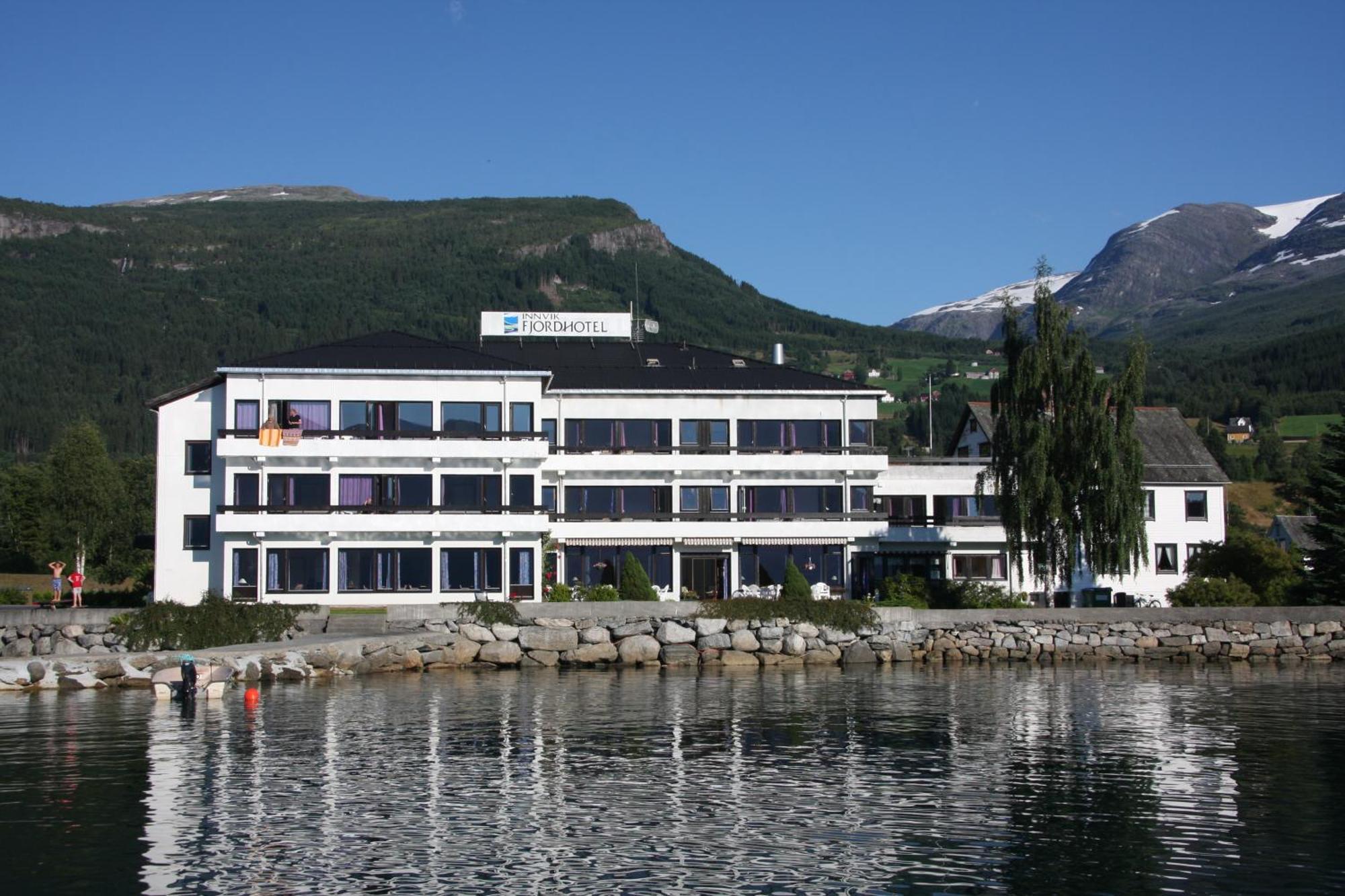 Innvik Fjordhotell Luaran gambar