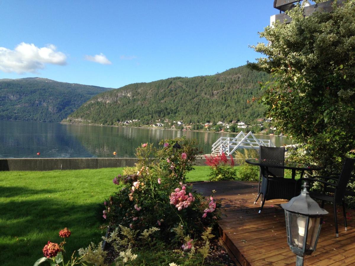 Innvik Fjordhotell Luaran gambar